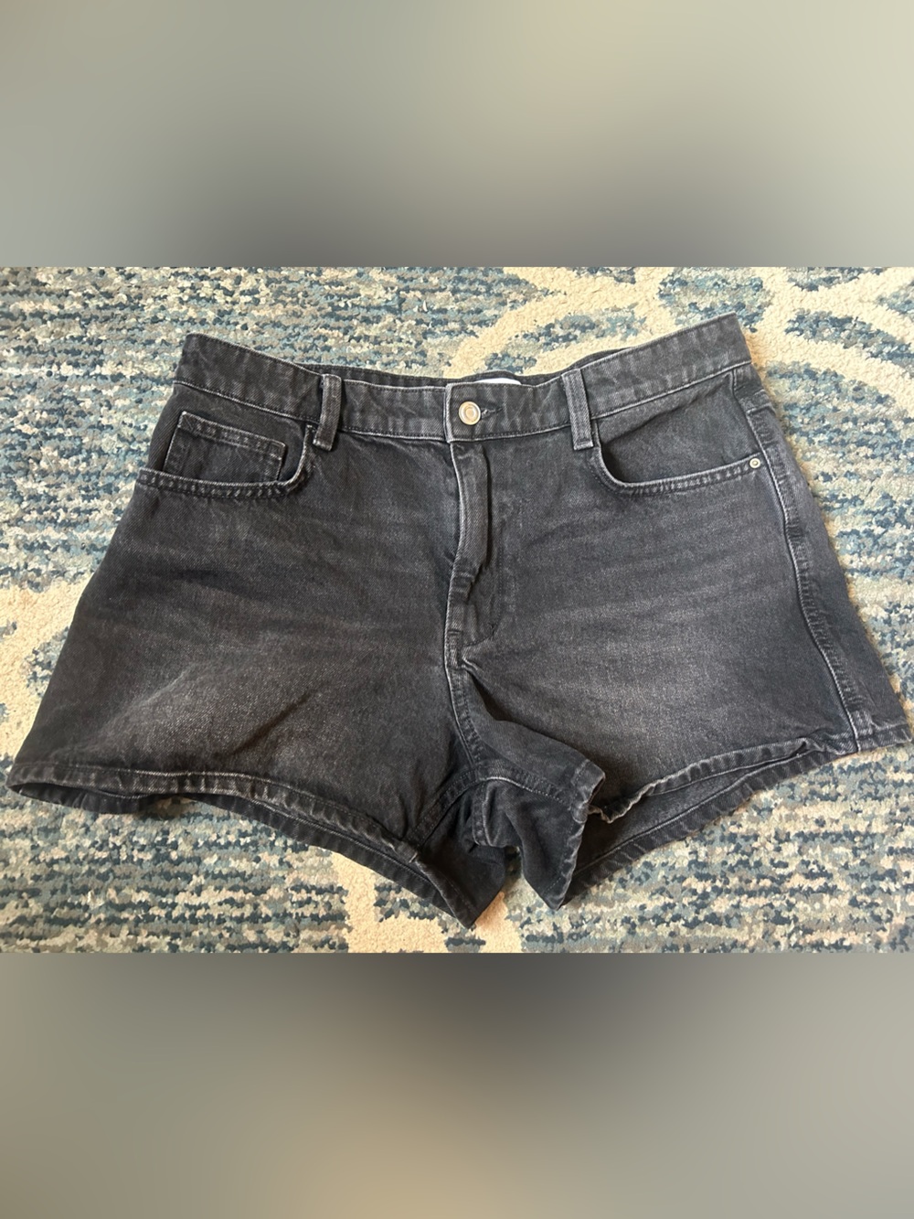 ZARA Womens size 10 black denim shorts